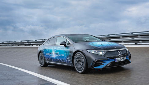 Mercedes-Benz startet Stra entests des ersten Fahrzeugs mit Festk rperbatterie  Mercedes-Benz starts road testing first solid-state-battery vehicle 